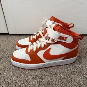 Nike Court Borough Mids